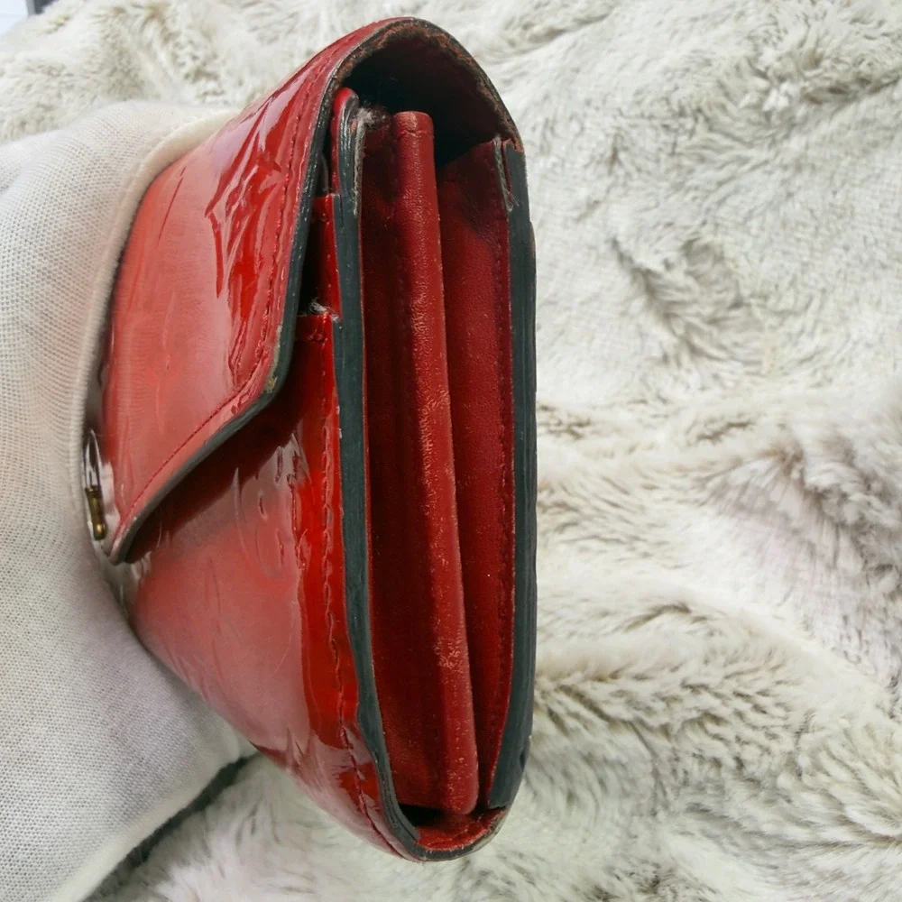Louis Vuitton Sarah Wallet Womens Red Monogram Vernis Leather‎ TN4115 M.H Stamp